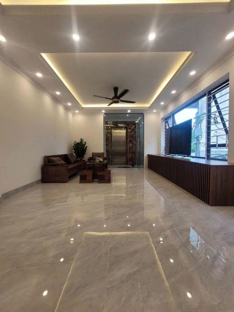 CC bán nhà riêng phố Tân Mai, Ô TÔ VÀO NHÀ 48m 6T- Gara Ô tô, Lô góc. LH CC Hiền: 0986430899